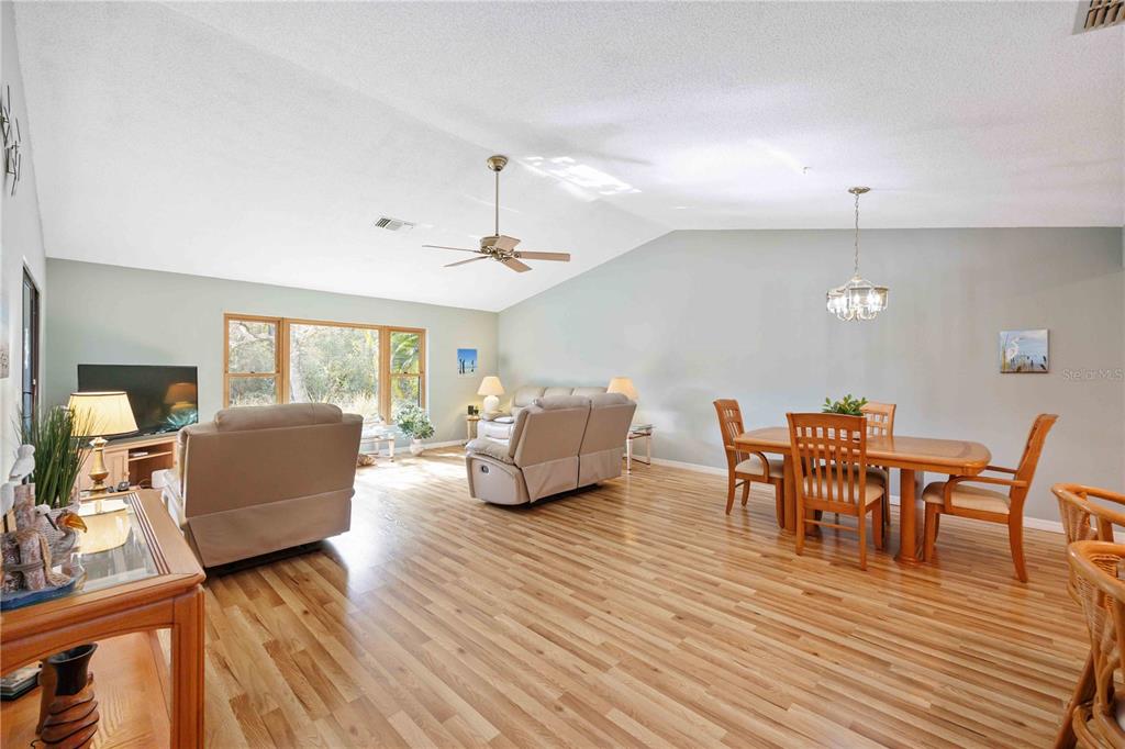 426 Pendleton Drive Venice, FL 34292 - Photo 11 of 46