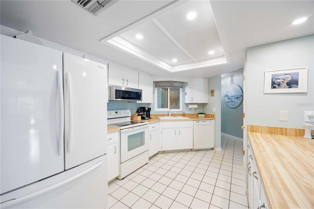 426 Pendleton Drive Venice, FL 34292 - Photo 14 of 46