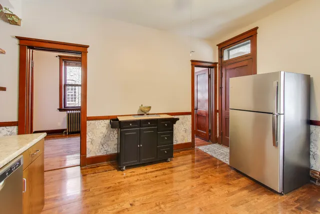 $3,500 | 6542 North Newgard Avenue, Unit 1, Chicago, IL 60626