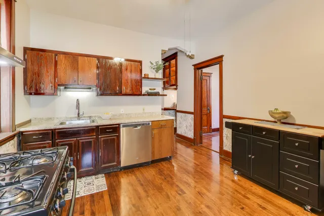 $3,500 | 6542 North Newgard Avenue, Unit 1, Chicago, IL 60626