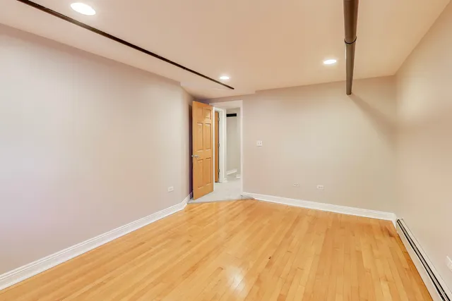 $3,500 | 6542 North Newgard Avenue, Unit 1, Chicago, IL 60626