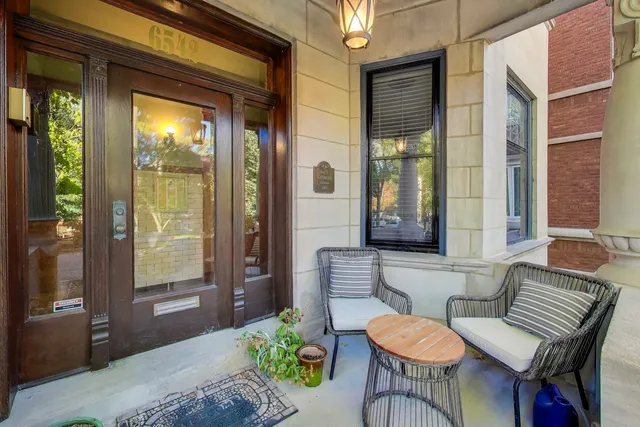 $3,500 | 6542 North Newgard Avenue, Unit 1, Chicago, IL 60626