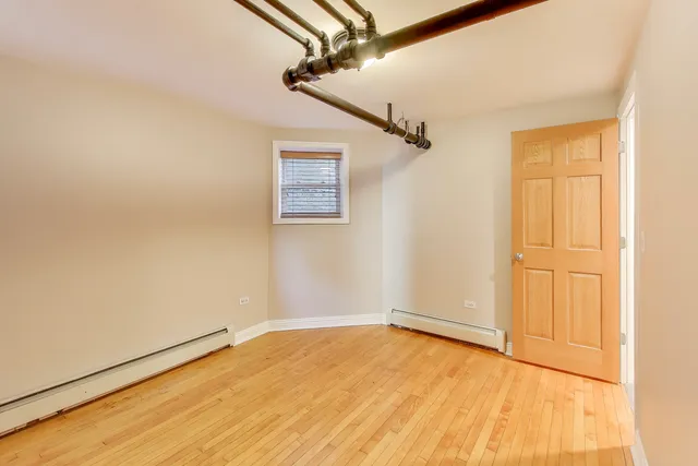 $3,500 | 6542 North Newgard Avenue, Unit 1, Chicago, IL 60626