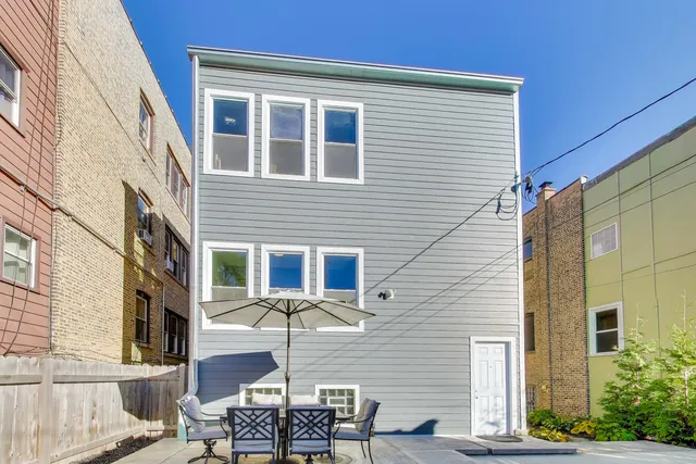 $3,500 | 6542 North Newgard Avenue, Unit 1, Chicago, IL 60626