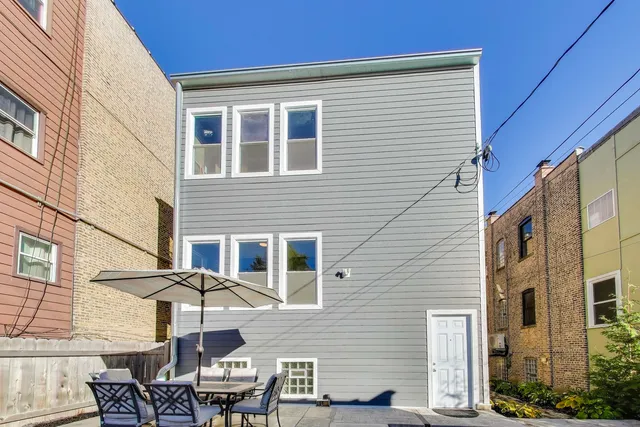 $3,500 | 6542 North Newgard Avenue, Unit 1, Chicago, IL 60626