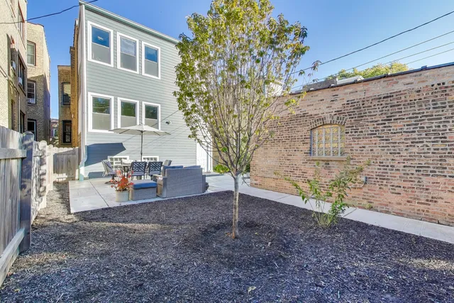 $3,500 | 6542 North Newgard Avenue, Unit 1, Chicago, IL 60626