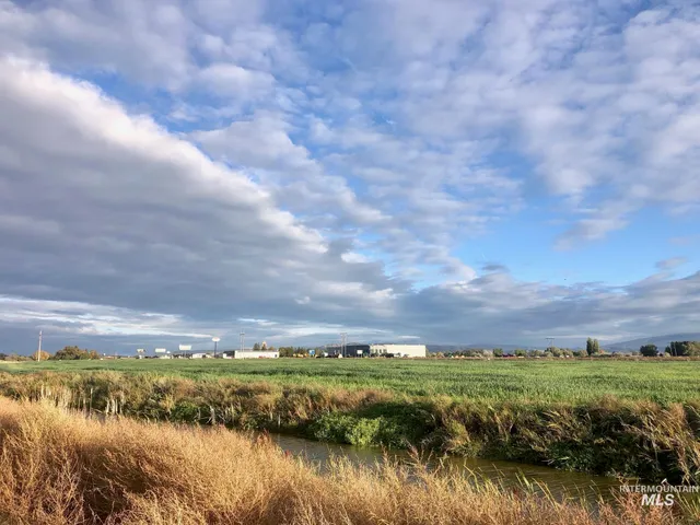 $1,500,000 | 400 West 350 Street, Heyburn, ID 83336