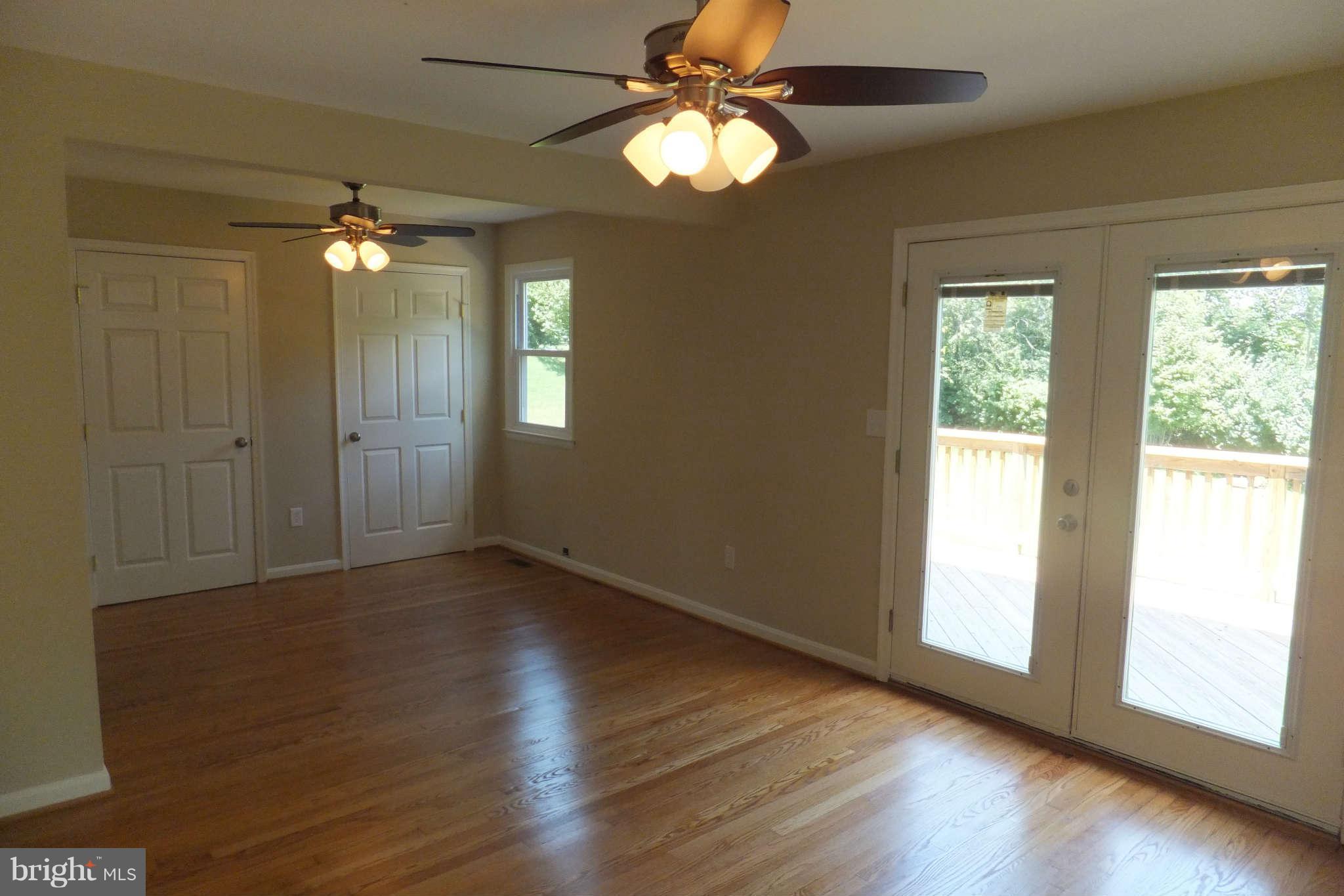 9305 Gue Road Damascus, MD 20872 - Photo 17 of 28 Family Room