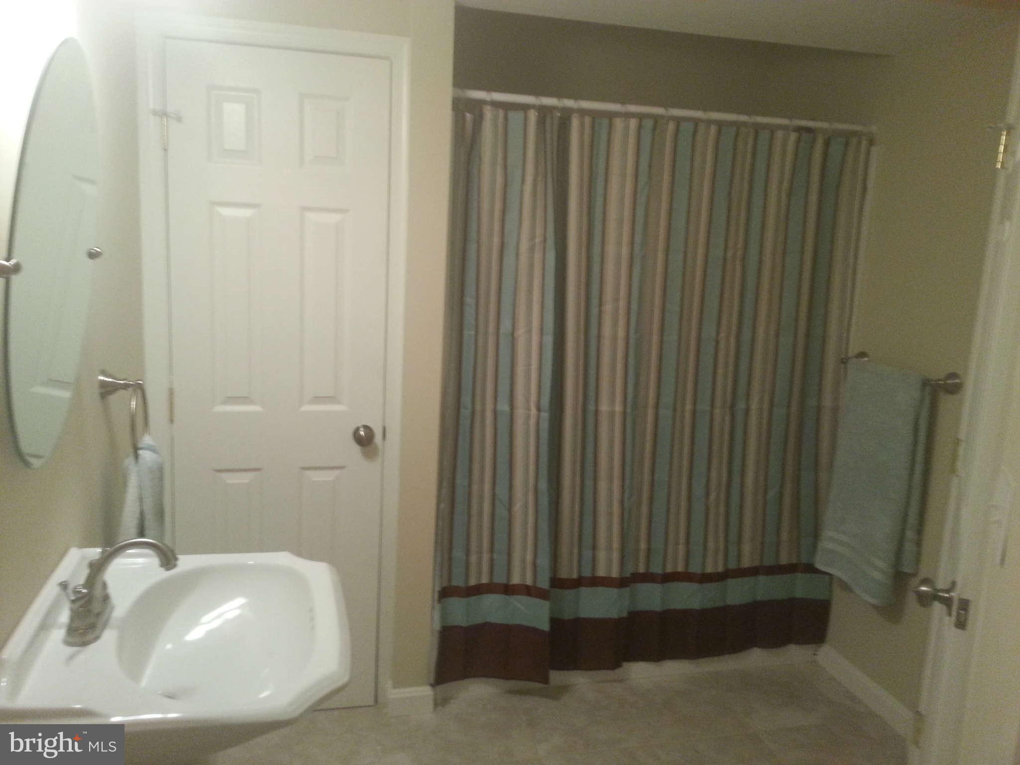 9305 Gue Road Damascus, MD 20872 - Photo 23 of 28 Bath