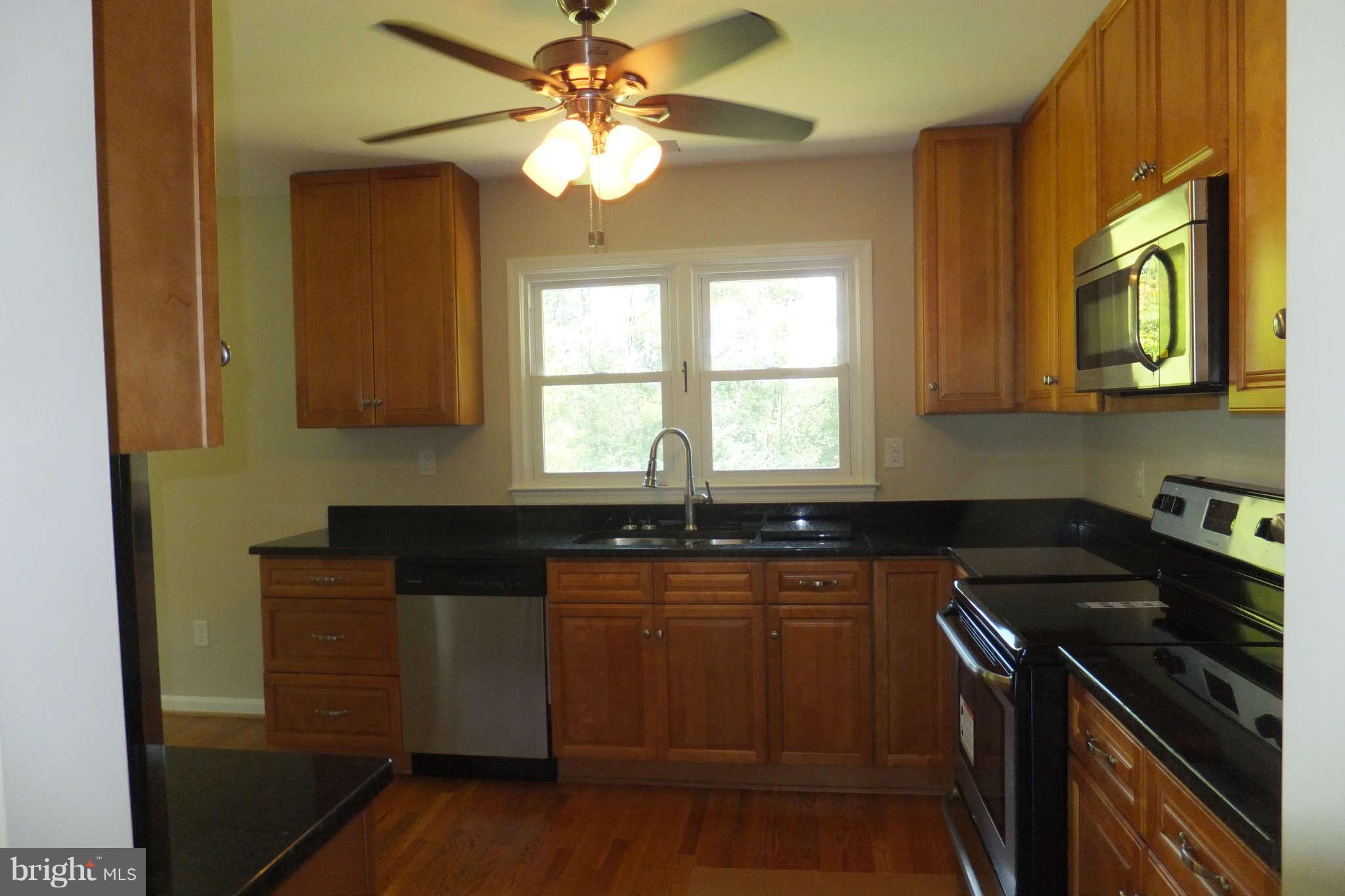 9305 Gue Road Damascus, MD 20872 - Photo 4 of 28 Kitchen