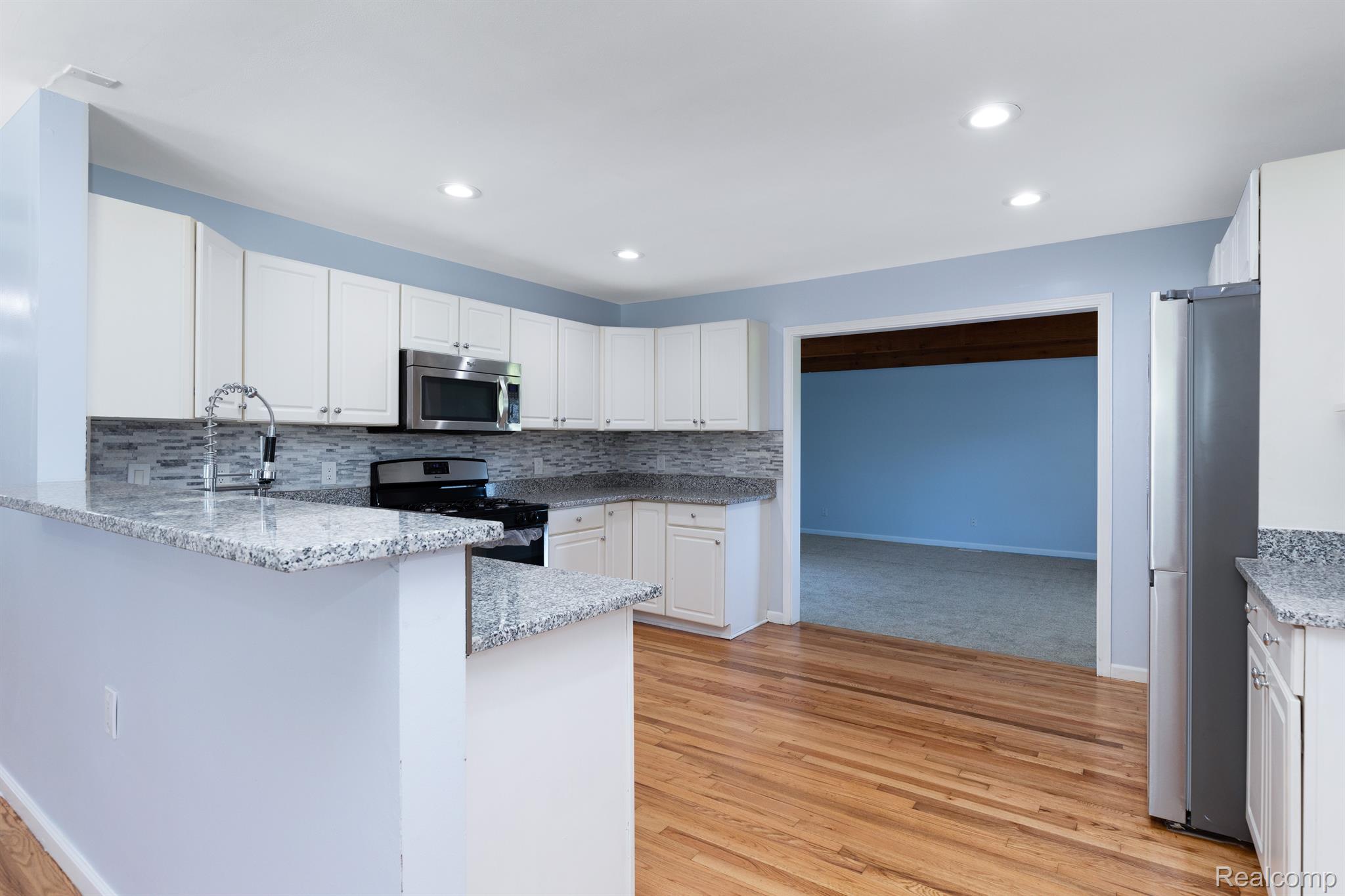 351 Gamma Road Walled Lake, MI 48390 - Photo 10 of 32 Gallery Image 10