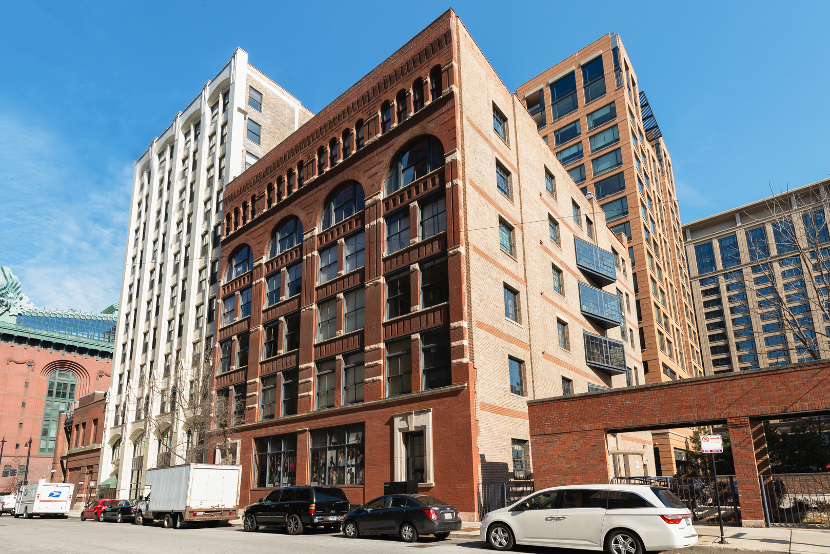 531 South Plymouth Ct Unit 403  