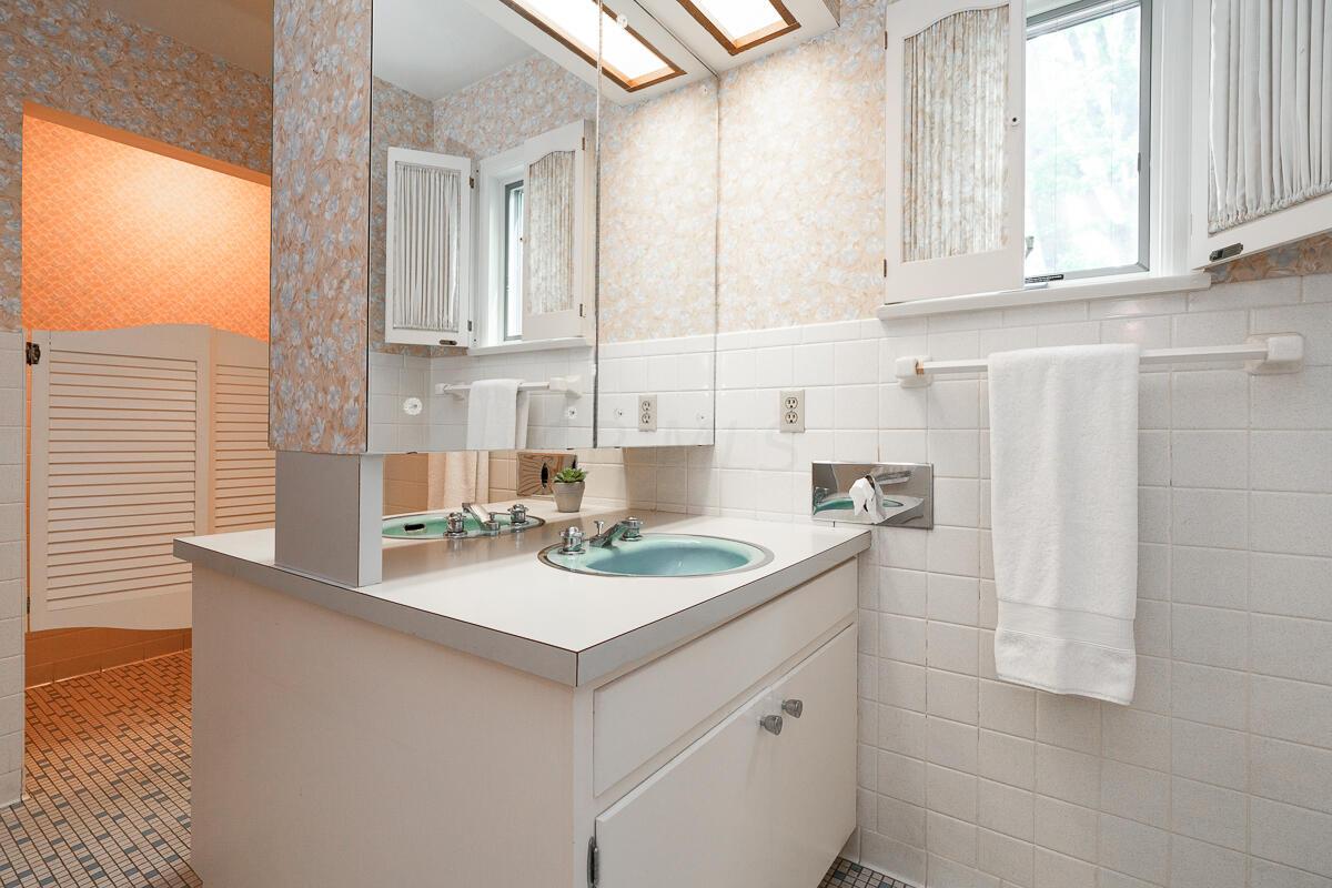 2100 Sheringham Road Columbus, OH 43220 - Photo 42 of 63 2100 Sheringham Rd-62