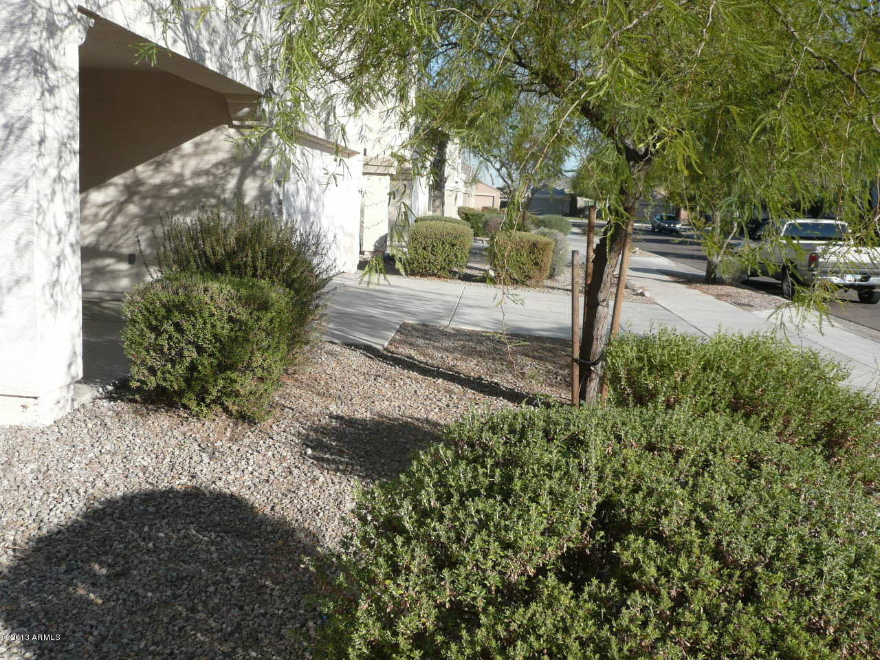 3136 West Pecan Road Phoenix, AZ 85041 - Photo 8 of 35 Front landscape
