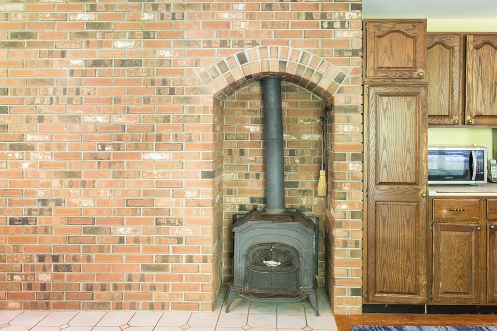 71 Hunt Road West Brookfield, MA 01585 - Photo 8 of 38 Gallery Image 8