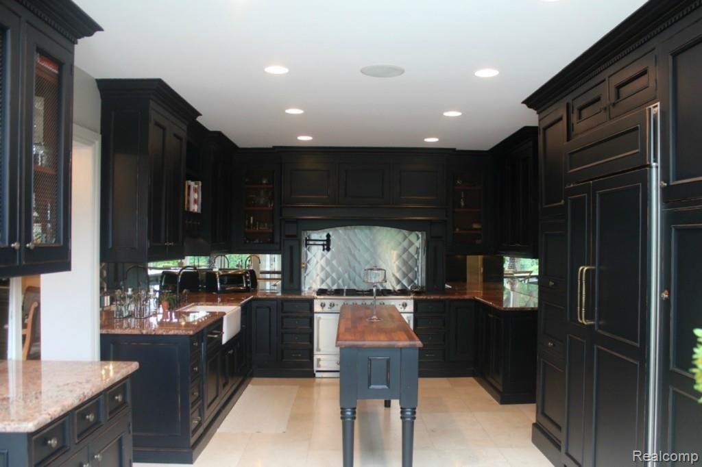 33 Lone Pine Road Bloomfield Hills, MI 48304 - Photo 8 of 30 Gourmet Cook's Kitchen