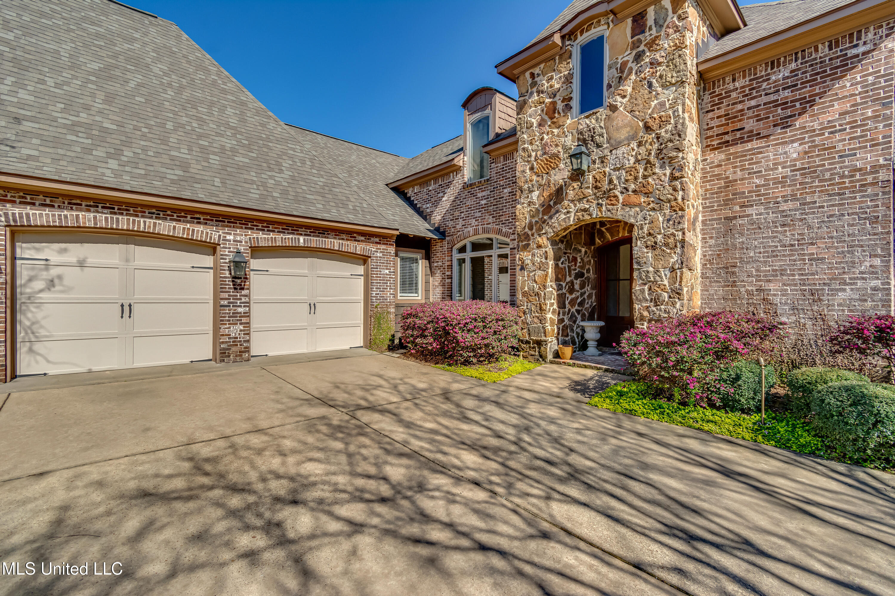 202 Little Creek Road Flowood, MS 39232 - Photo 3 of 18 202 Little Creek -3
