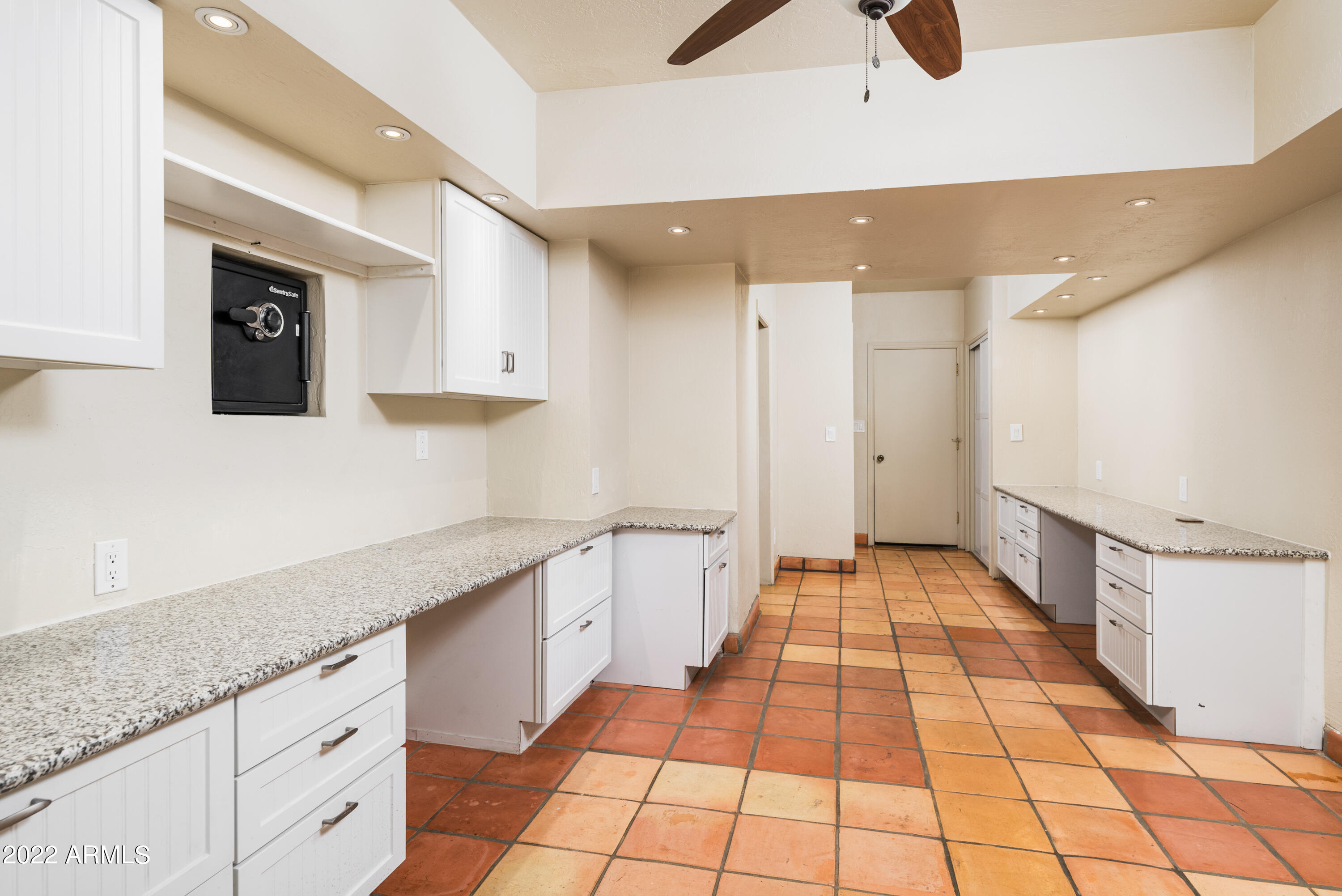 4434 East Camelback Road, Unit 125 Phoenix, AZ 85018 - Photo 11 of 25 Garage Entry Way/Office Nook