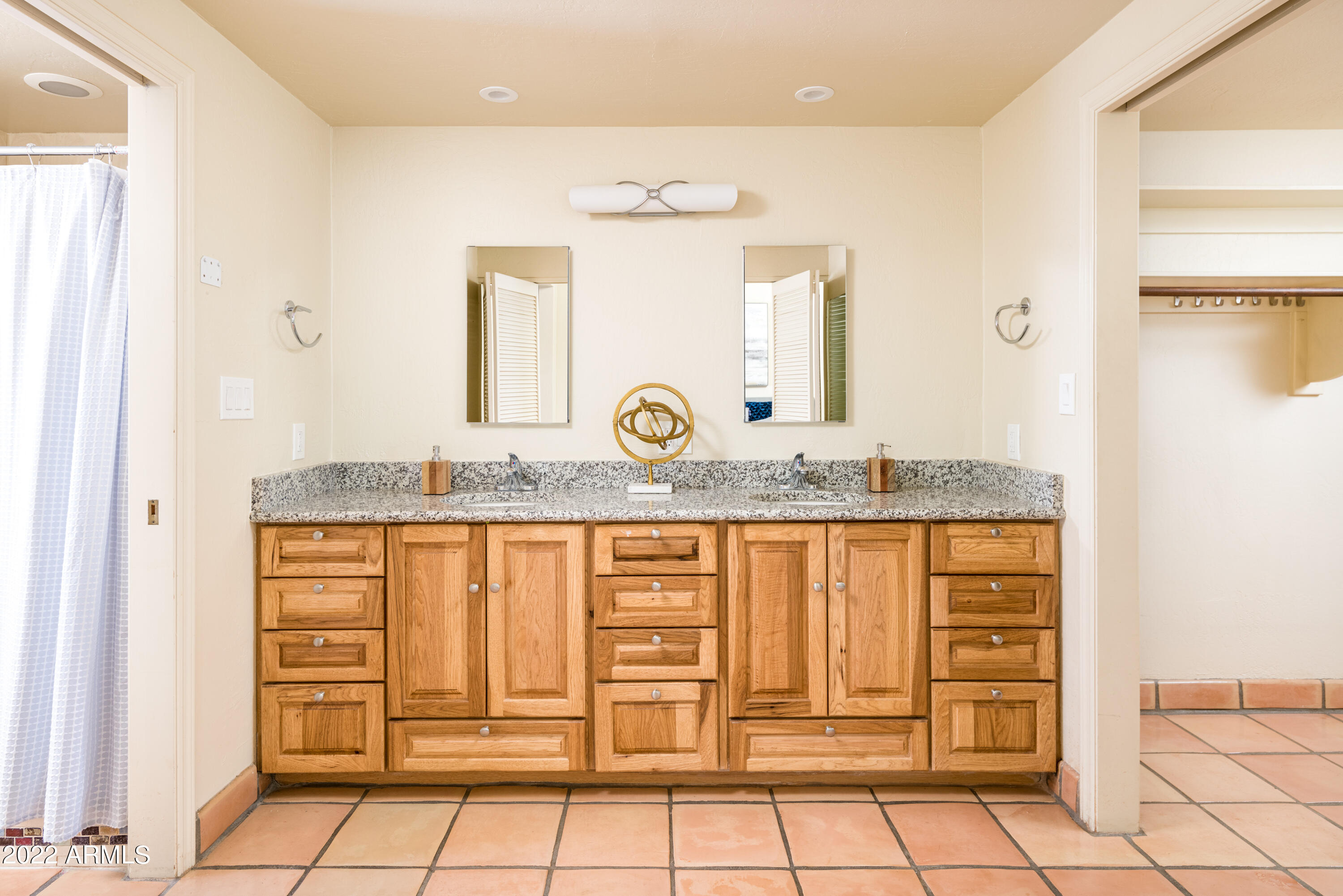 4434 East Camelback Road, Unit 125 Phoenix, AZ 85018 - Photo 16 of 25 primary Bath