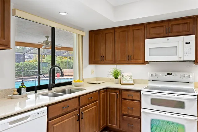 $575,000 | 713 Rob Roy Place, Temple Terrace, FL 33617