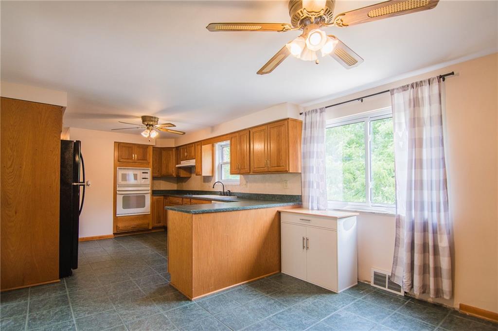 138 Matterhorn Road Monroeville, PA 15146 - Photo 9 of 33