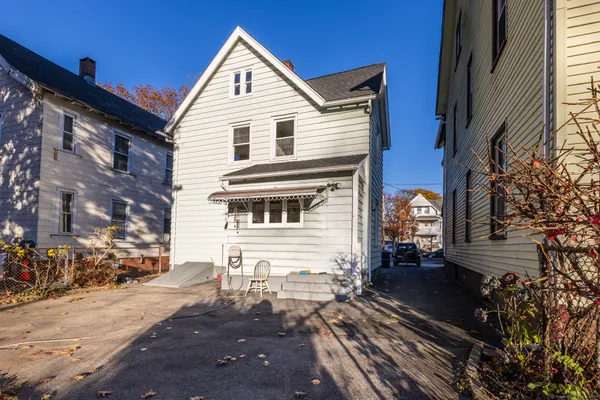 $2,600 | 216 Howard Avenue, New Haven, CT 06519