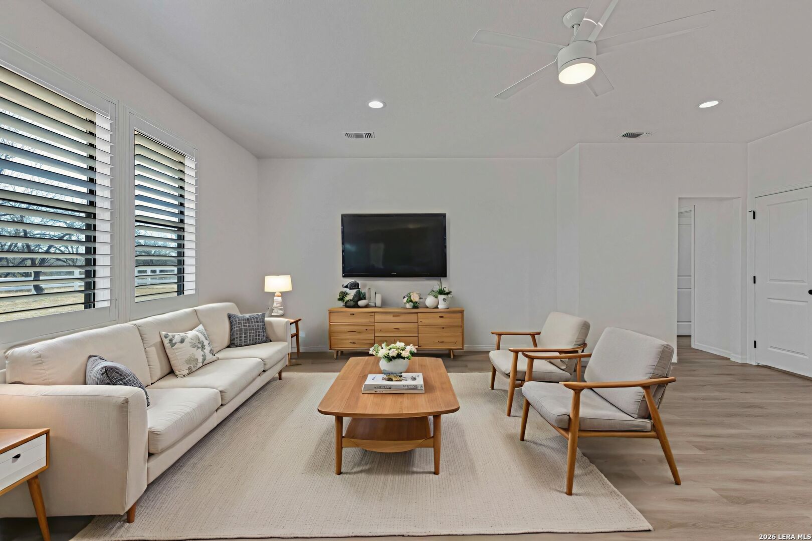 16282 Fm 472 Bigfoot, TX 78005 - Photo 12 of 50