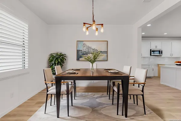 $640,000 | 16282 Fm 472, Bigfoot, TX 78005