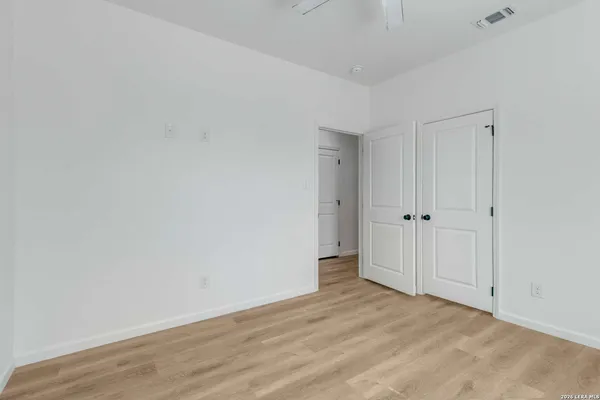 $640,000 | 16282 Fm 472, Bigfoot, TX 78005