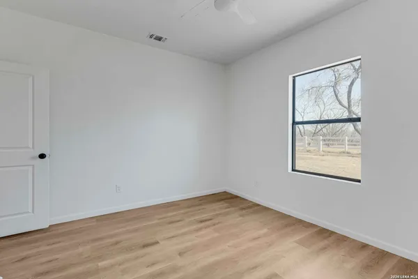 $640,000 | 16282 Fm 472, Bigfoot, TX 78005