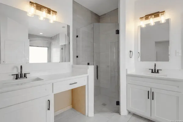 $640,000 | 16282 Fm 472, Bigfoot, TX 78005