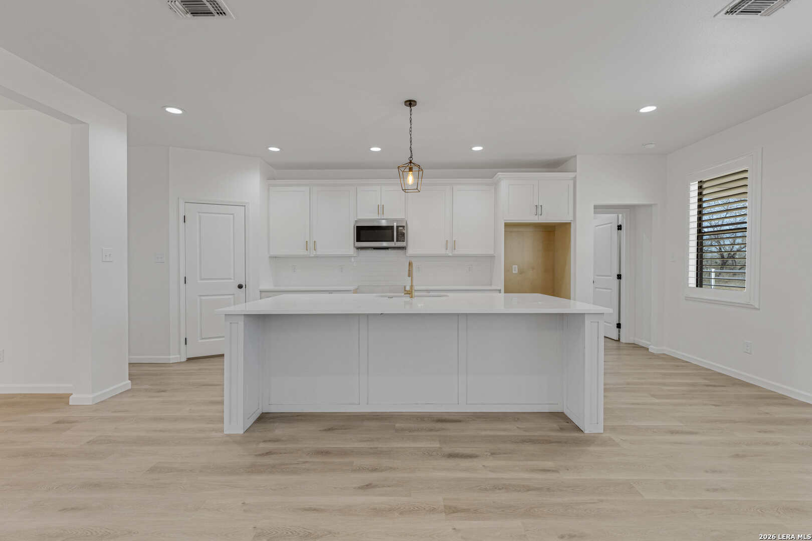 16282 Fm 472 Bigfoot, TX 78005 - Photo 8 of 50