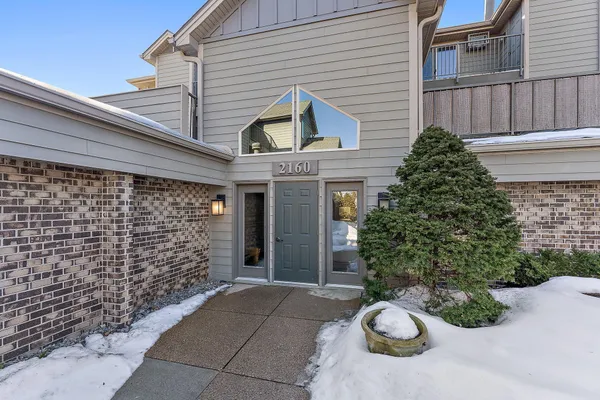 $1,550 | 2160 Ridge Drive, Unit 21, St. Louis Park, MN 55416