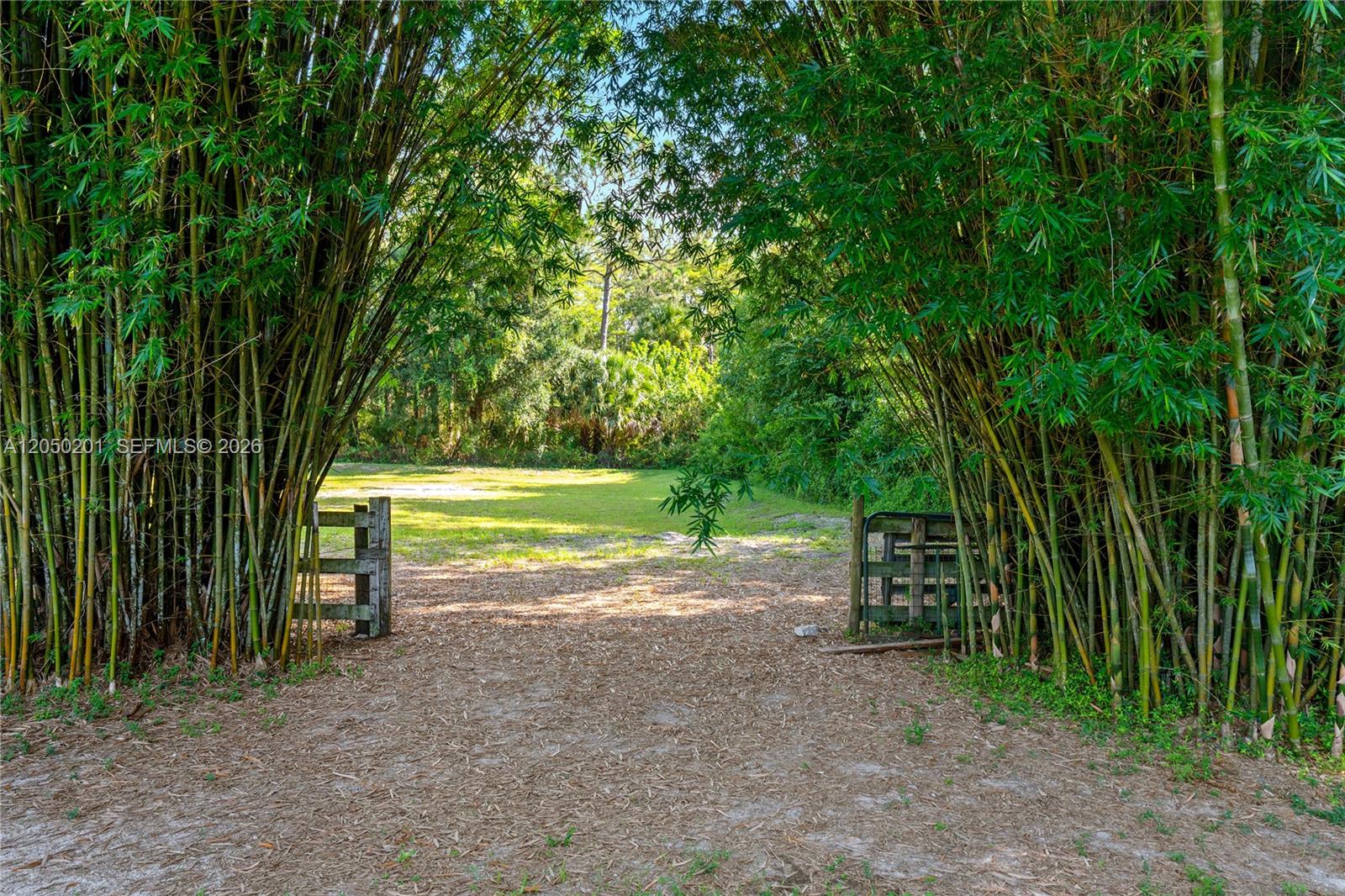 1068 D Road Loxahatchee, FL 33470 - Photo 4 of 53