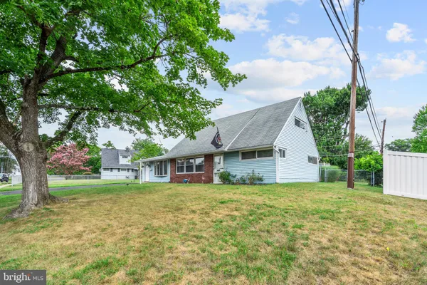 $399,900 | 6 Cobalt Ridge Drive East, Unit E, Levittown, PA 19057