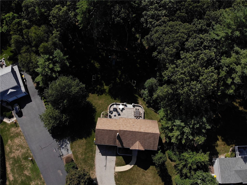 7 Pine Grove Circle Smithfield, RI 02828 - Photo 4 of 46