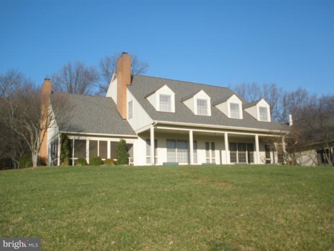 Exterior (Rear)