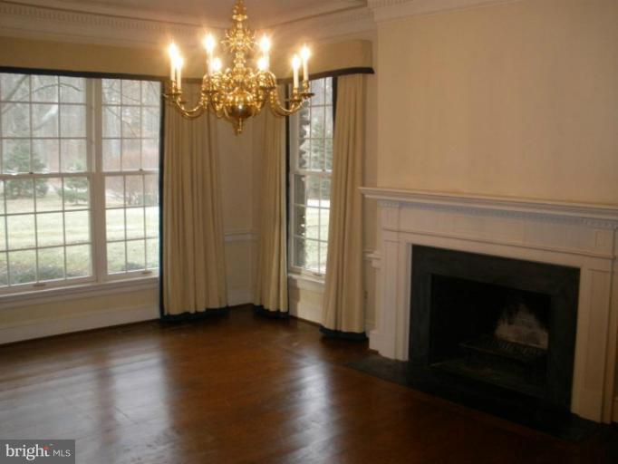 6801 Mountain Church Road Middletown, MD 21769 - Photo 12 of 18 Living Room