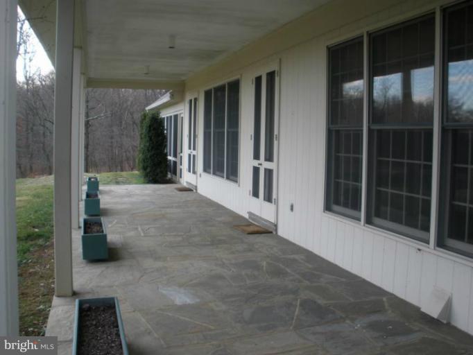 6801 Mountain Church Road Middletown, MD 21769 - Photo 17 of 18 Exterior (Rear)
