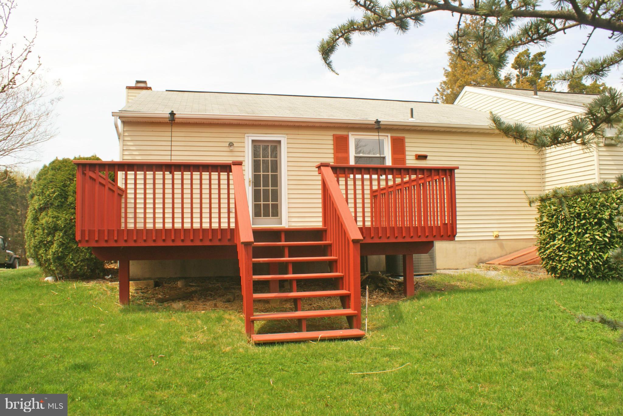 16099 Dorset Road Laurel, MD 20707 - Photo 23 of 25 Deck
