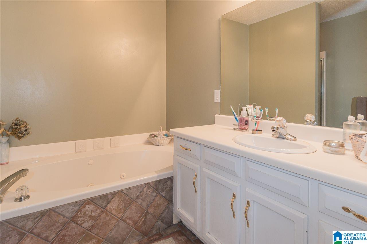161 Lake Terrace Alabaster, AL 35007 - Photo 22 of 39
