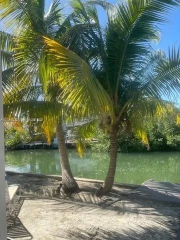 $4,500 | 27316 Cayman Lane, Unit 1 2, Lower Keys, FL 33042