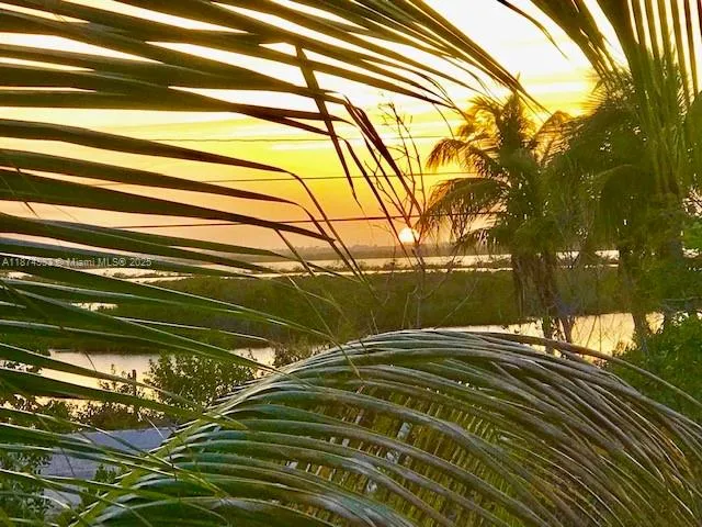 $4,500 | 27316 Cayman Lane, Unit 1 2, Lower Keys, FL 33042