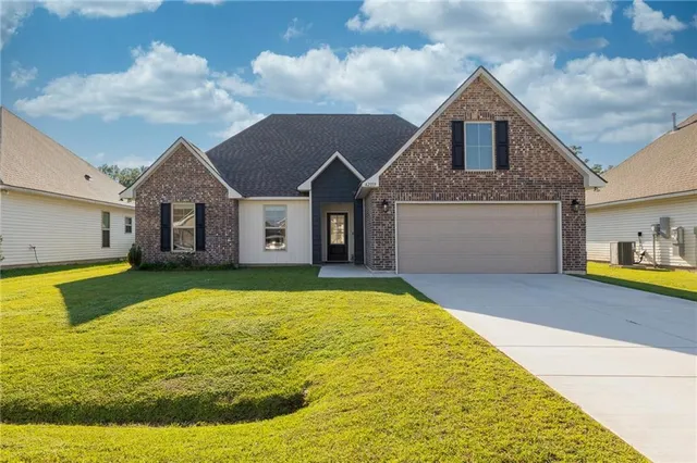 $265,000 | 42159 Delacer Lane, Ponchatoula, LA 70454