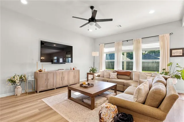 $265,000 | 42159 Delacer Lane, Ponchatoula, LA 70454