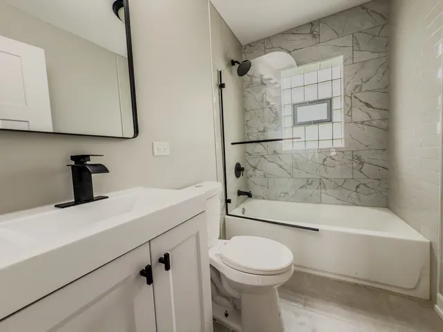 $2,850 | 9318 South Peoria Street, Chicago, IL 60620