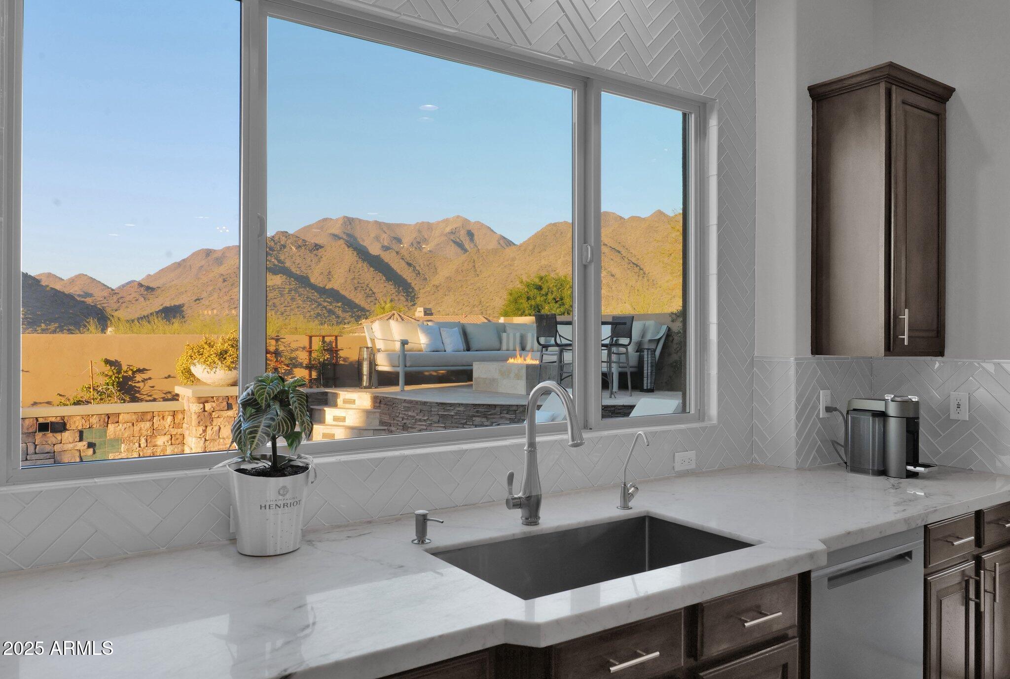 11348 East Greenway Road Scottsdale, AZ 85255 - Photo 9 of 36 Kitchen