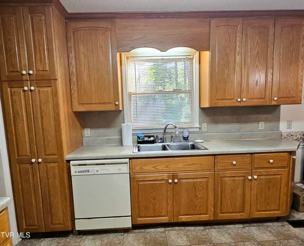 $319,900 | 149 Sherwood Circle, Ridgeway, VA 24148