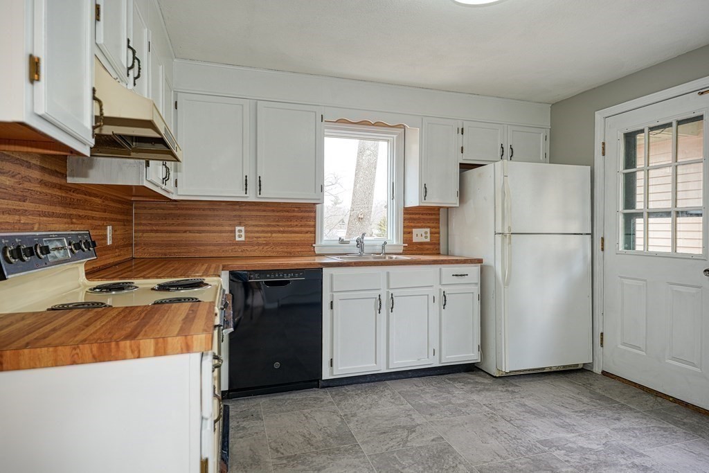 28 Fernglade Road Burlington, MA 01803 - Photo 8 of 26 Gallery Image 8