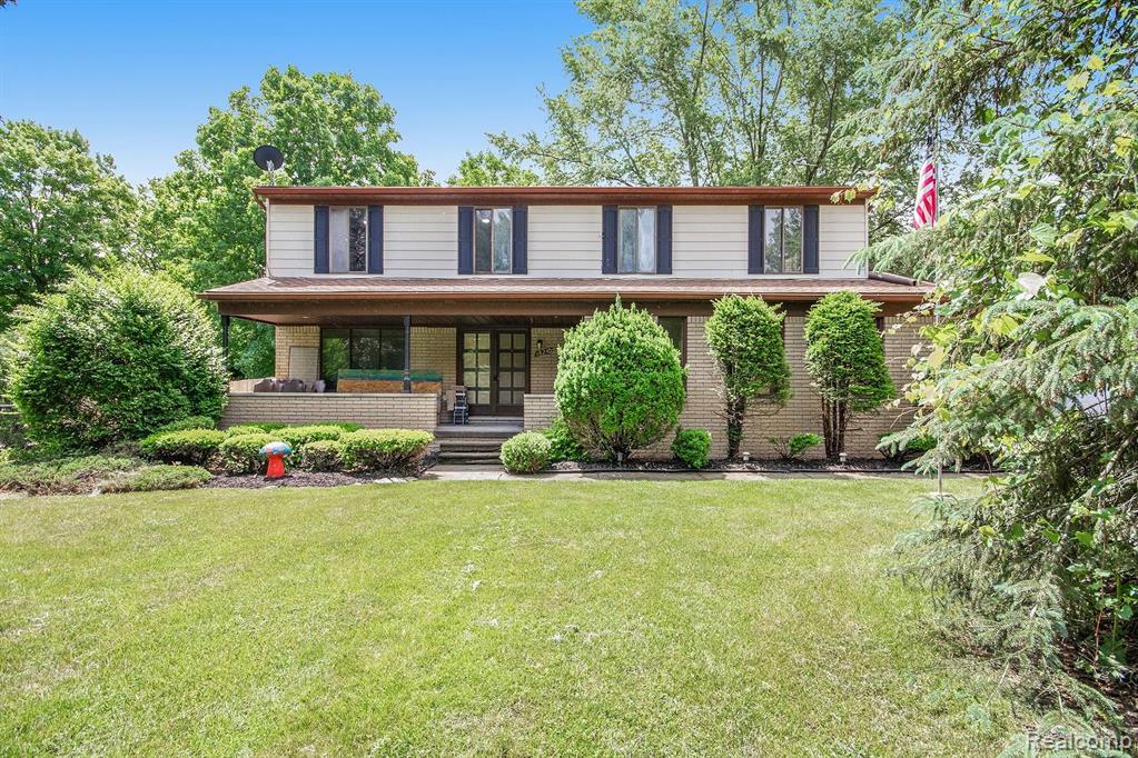 48240 Sugarbush Road Chesterfield, MI 48047 - Photo 1 of 28